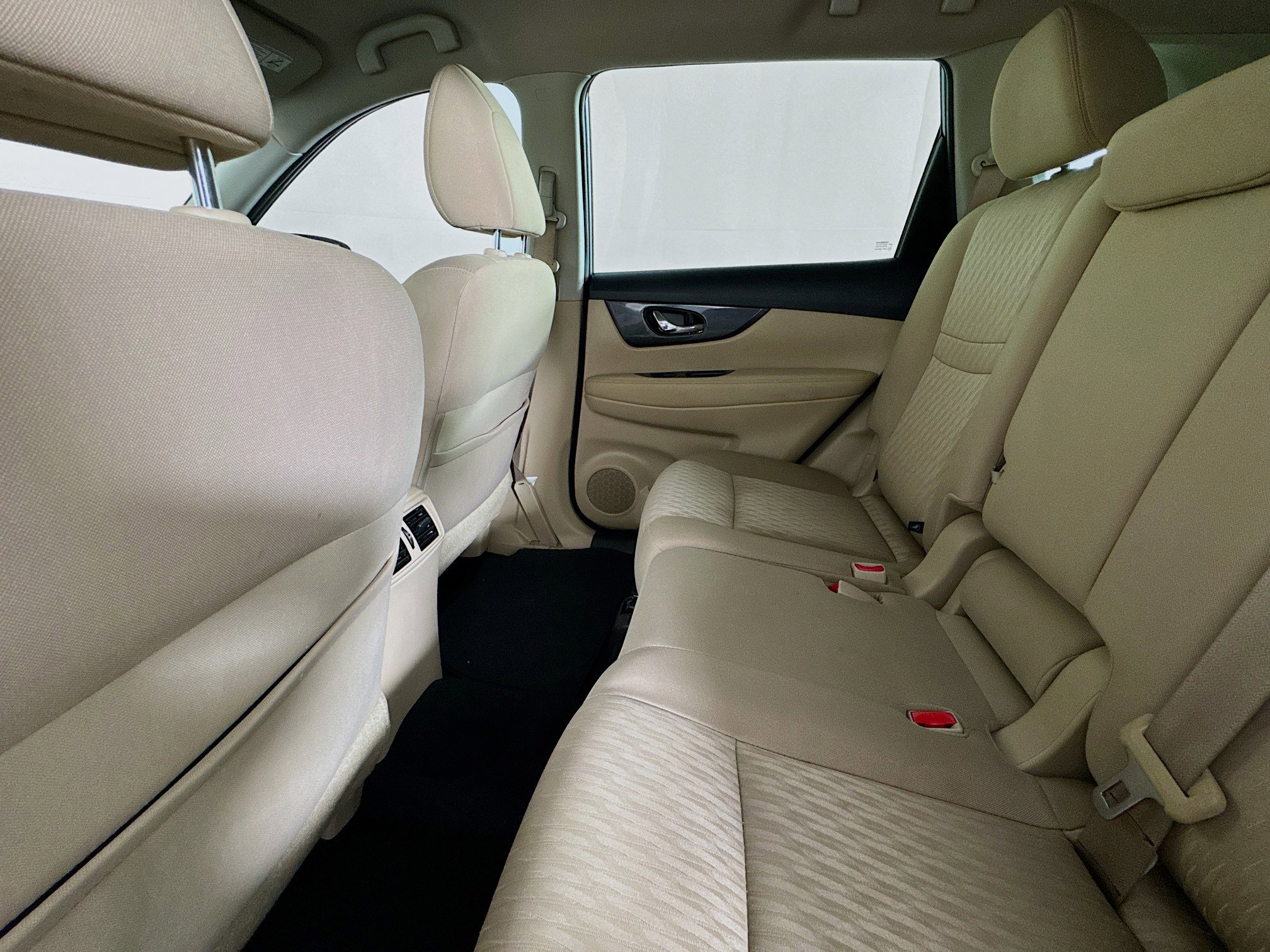 Used 2017 Nissan Rogue SV w/ SV Premium Package image 24