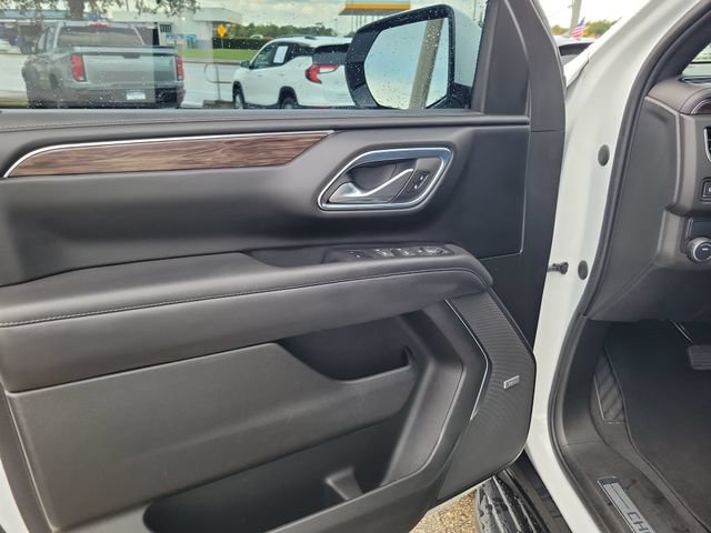Used 2022 Chevrolet Suburban LT RWD image 16