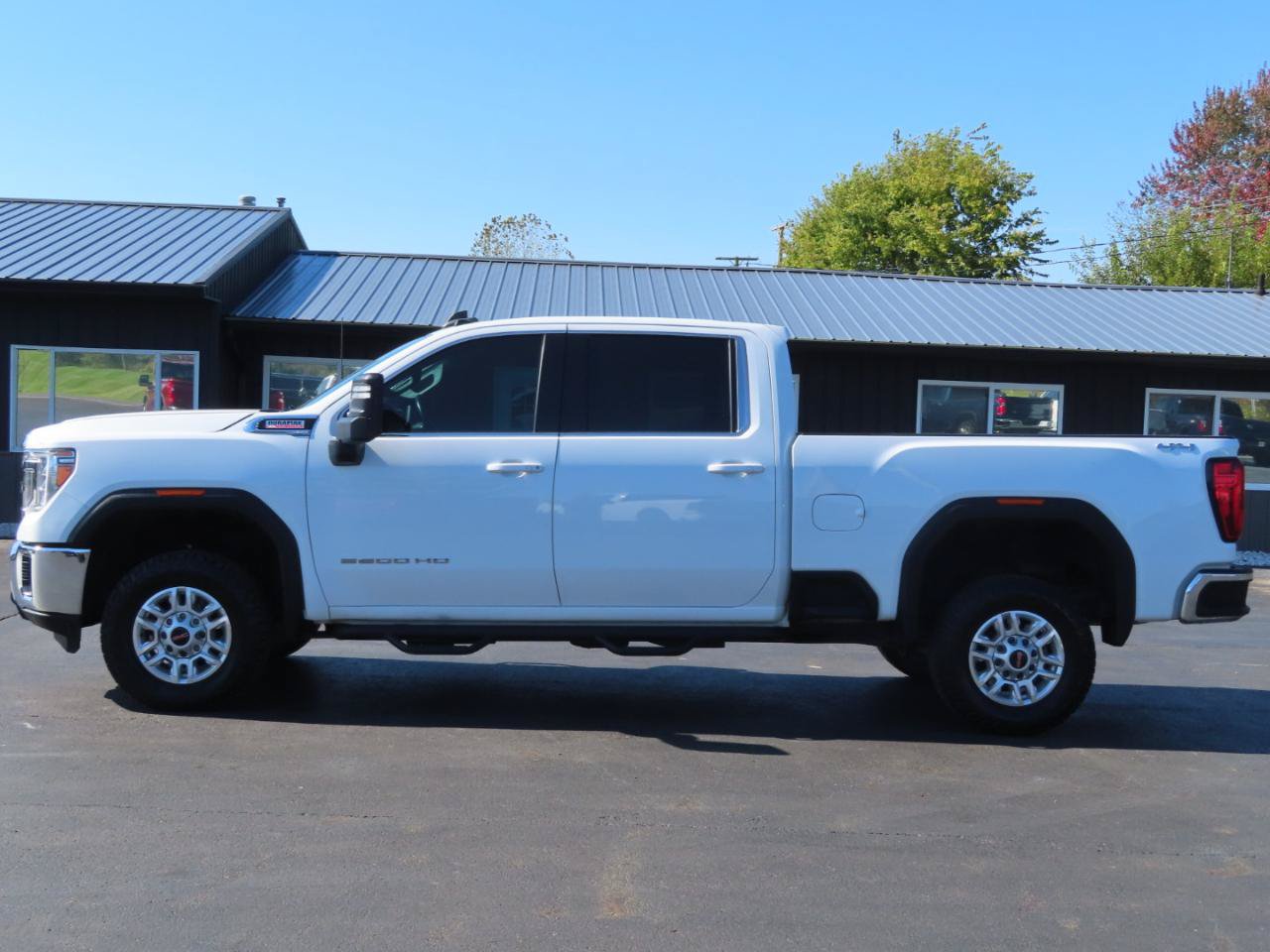Used 2022 GMC Sierra 2500 SLE w/ SLE Convenience Package AWD/4WD image 3
