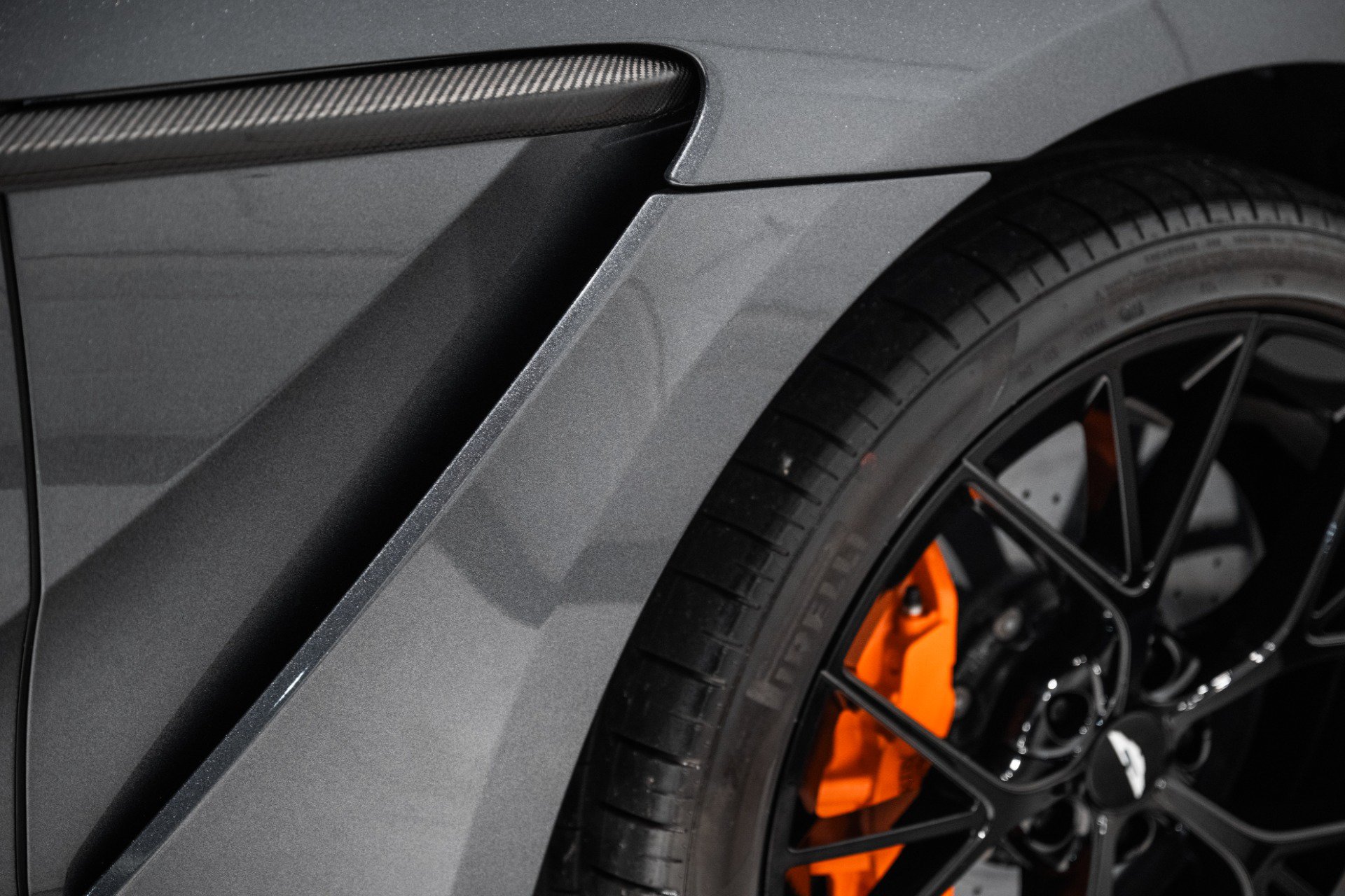 New 2025 Aston Martin DBX 707 AWD/4WD image 9