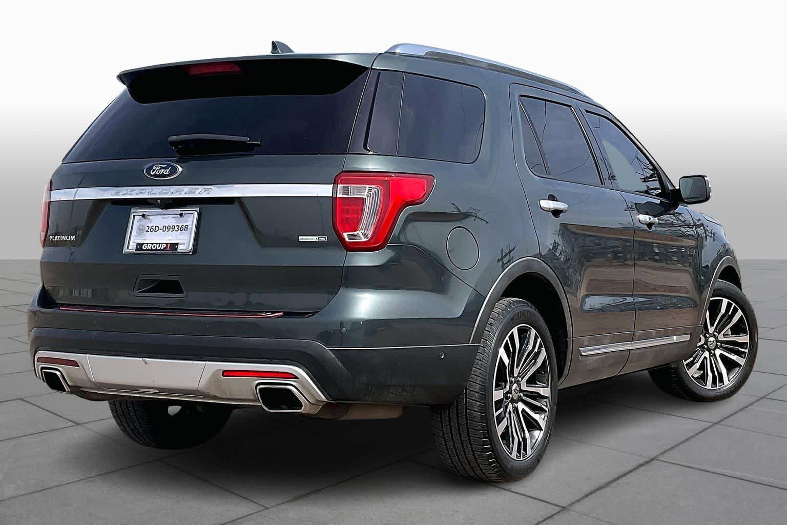 Used 2016 Ford Explorer Platinum image 13