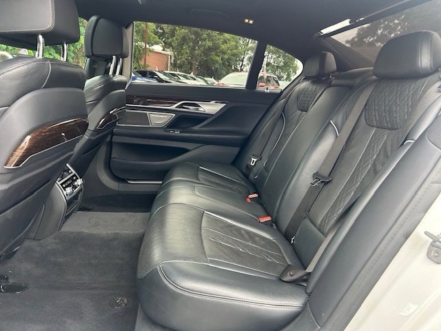 Used 2020 BMW 740i xDrive w/ M Sport Package AWD/4WD image 11