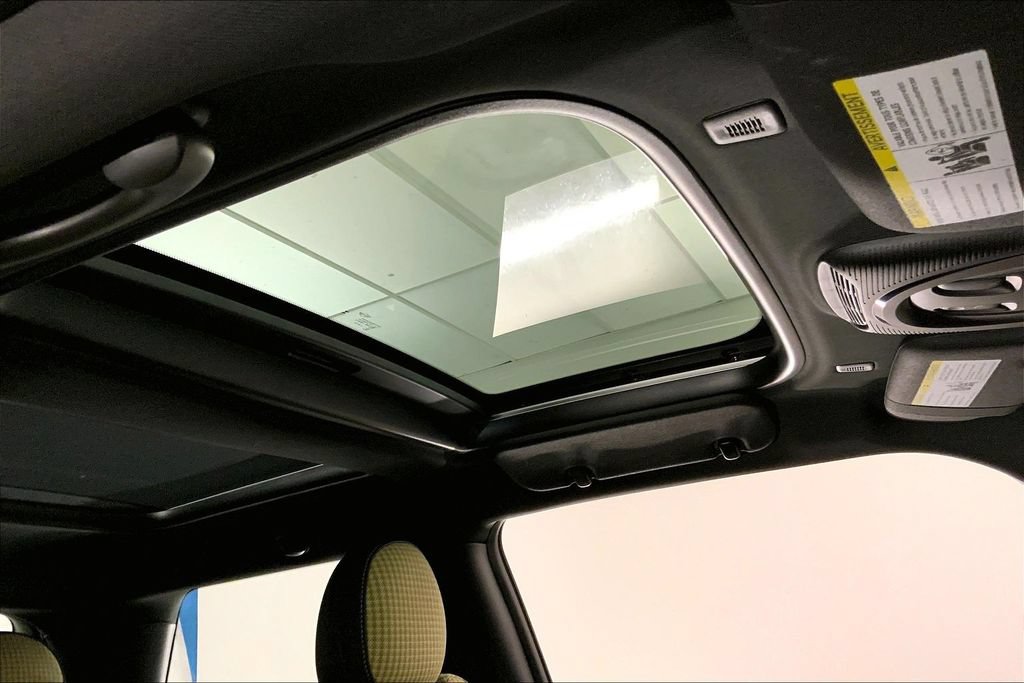 Used 2024 MINI Cooper SE w/ MINI Resolute Edition FWD image 26
