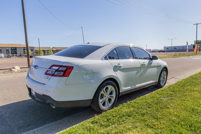 Used 2017 Ford Taurus SEL AWD/4WD image 5