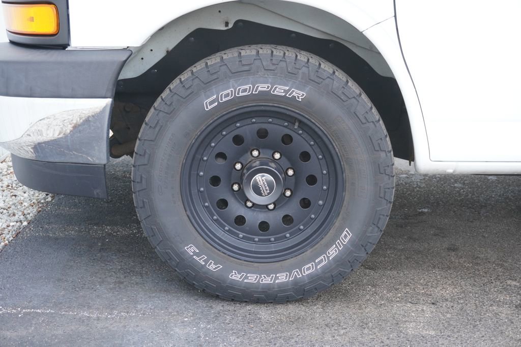 Used 2019 Chevrolet Express 3500 LT w/ LT Preferred Equipment Group image 8