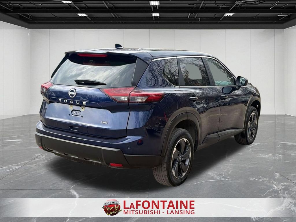 Used 2025 Nissan Rogue SV image 8