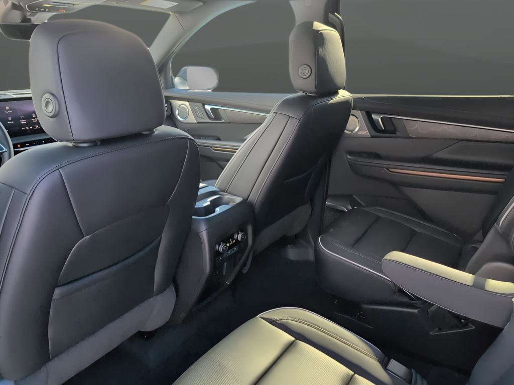 Used 2025 Buick Enclave Avenir w/ Super Cruise Package image 21