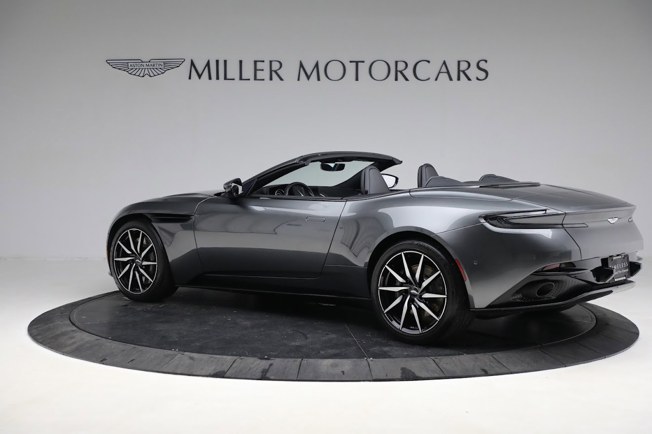 Used 2020 Aston Martin DB11 Volante RWD image 2