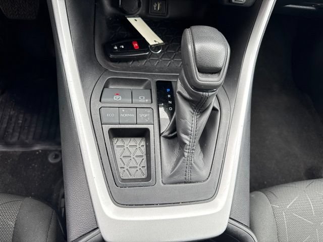 Used 2024 Toyota RAV4 XLE FWD image 19