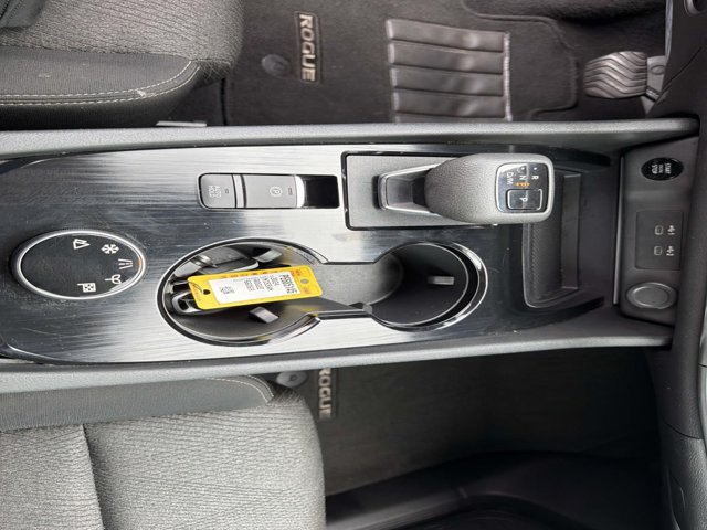 Used 2024 Nissan Rogue SV AWD/4WD image 29