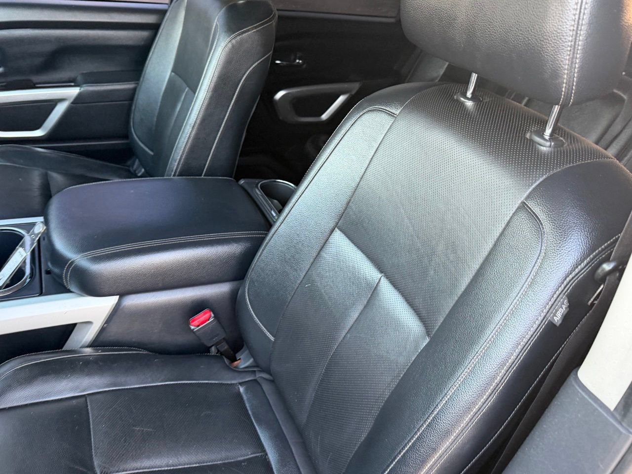 Used 2020 Nissan Titan SL w/ Moonroof Package RWD image 30