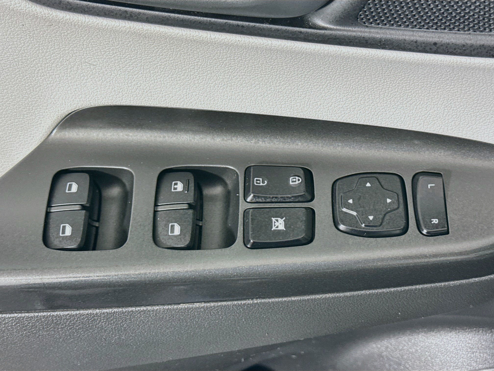 Used 2022 Hyundai Kona SEL FWD image 24