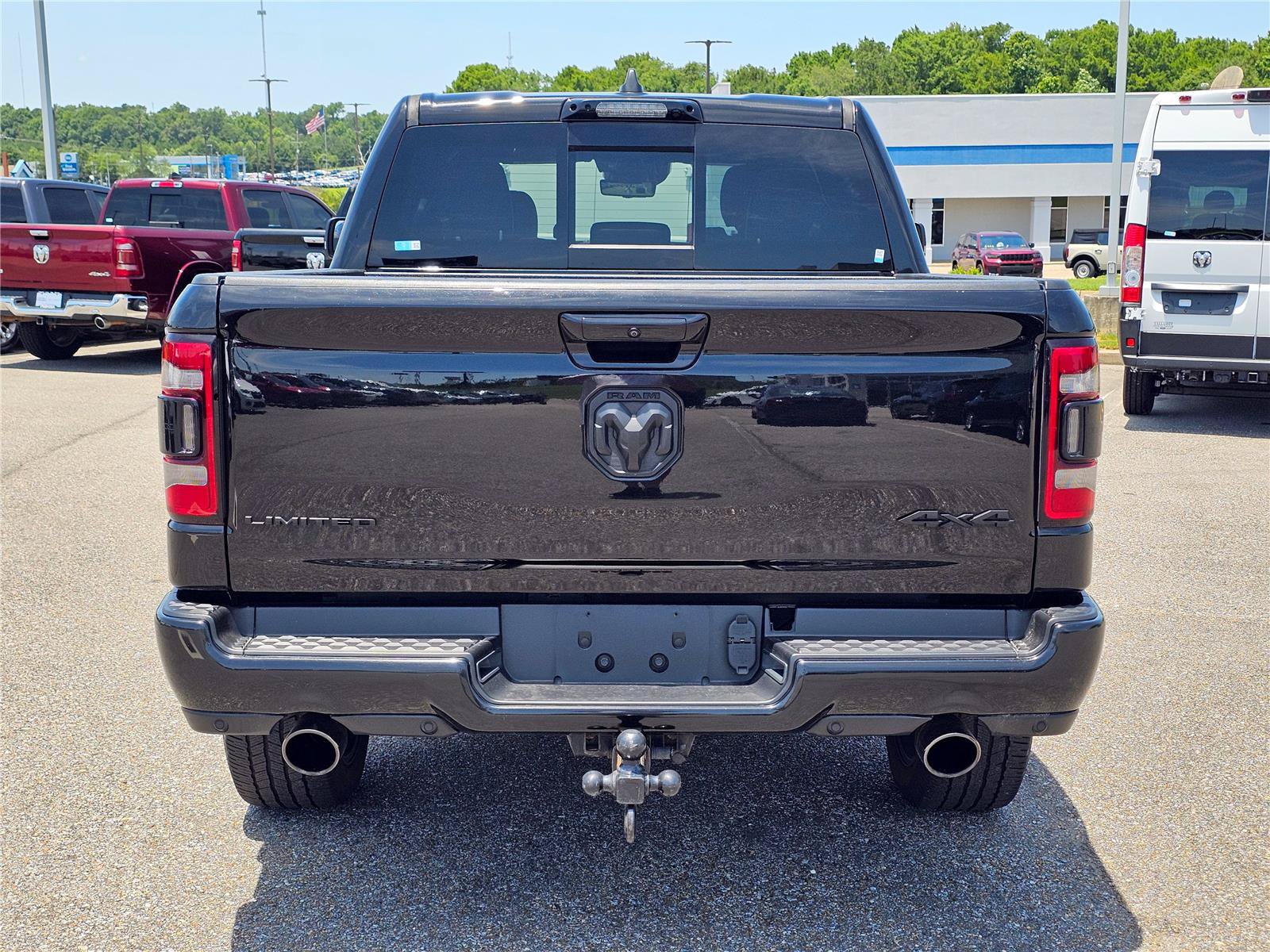 Used 2022 RAM 1500 Limited AWD/4WD image 11