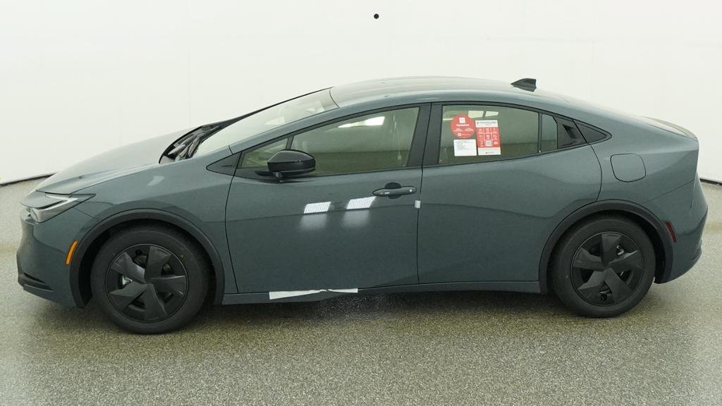New 2027 Toyota Prius Plug-In Hybrid FWD image 3