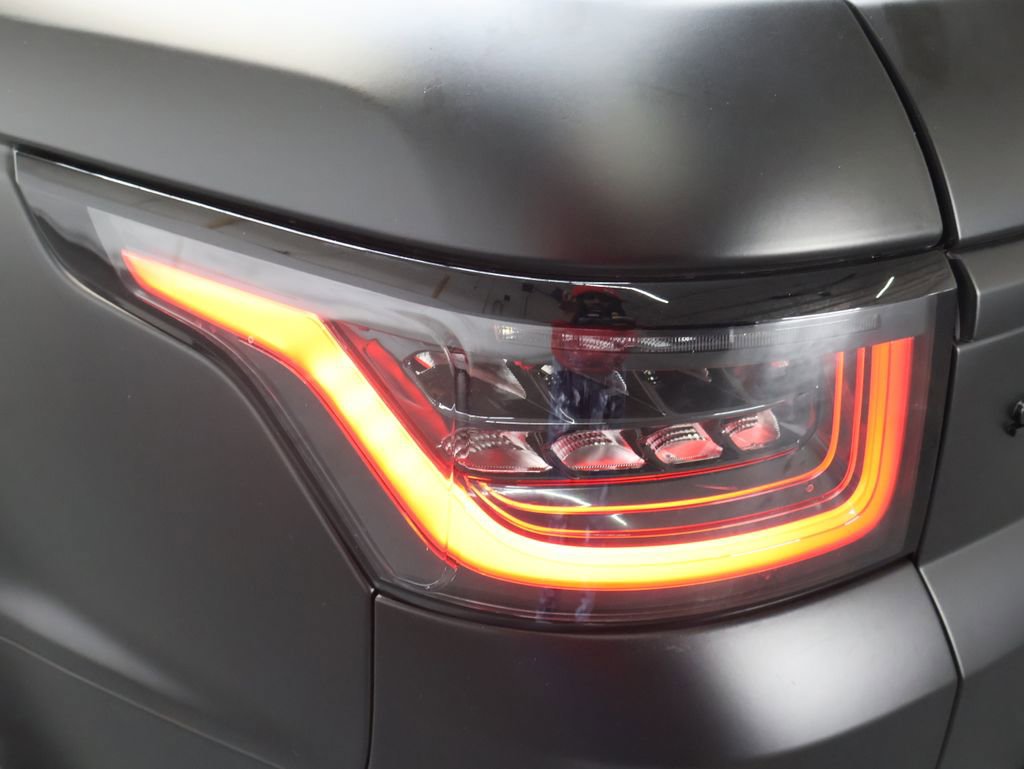 Used 2018 Land Rover Range Rover Sport HSE image 28