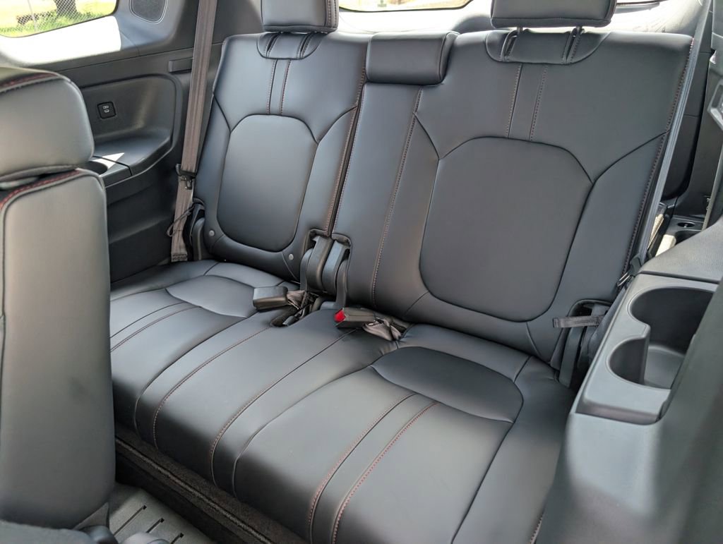 Used 2025 Honda Pilot Black Edition image 24