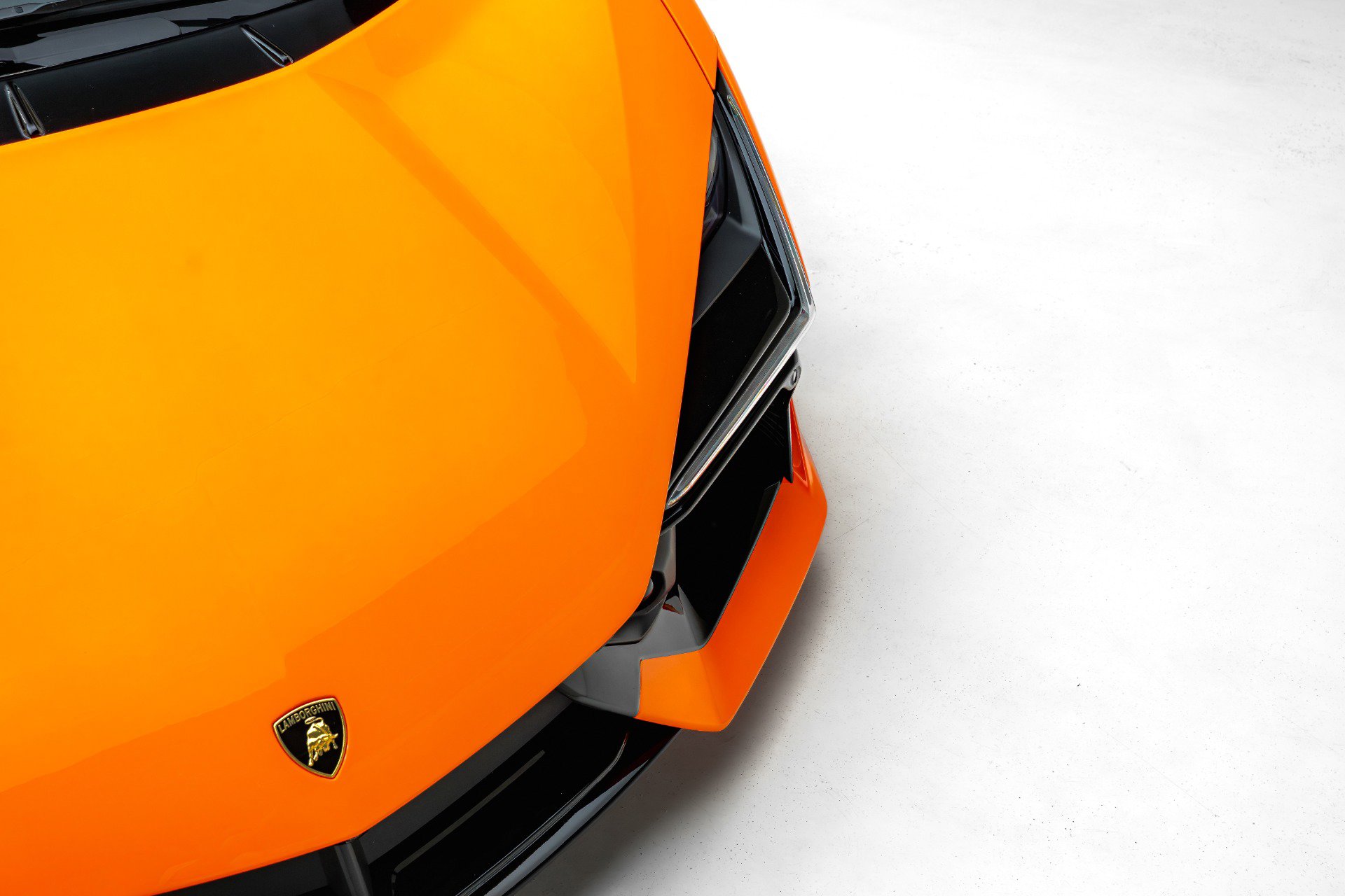 Used 2024 Lamborghini Revuelto AWD/4WD image 16