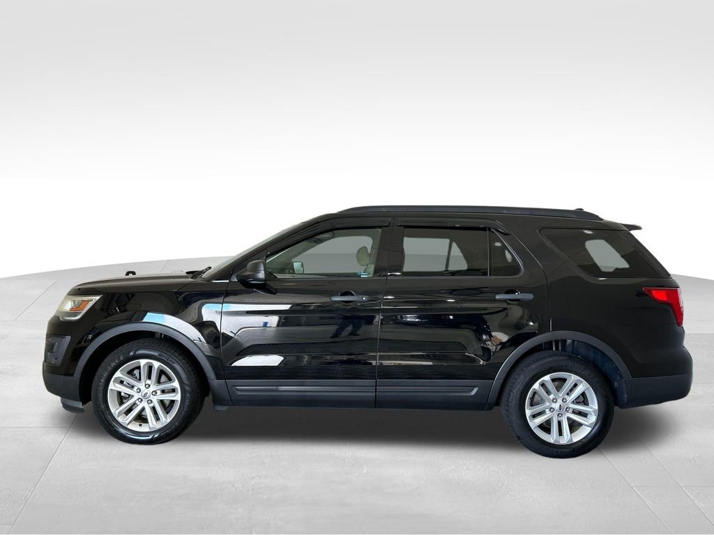 Used 2017 Ford Explorer FWD image 2