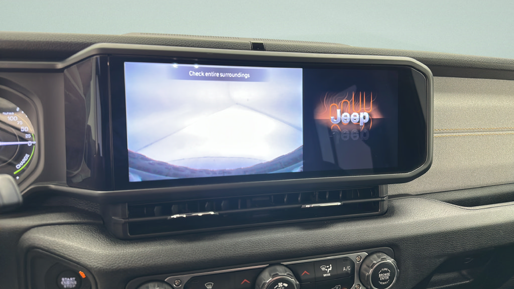 Used 2024 Jeep Wrangler Unlimited AWD/4WD image 18