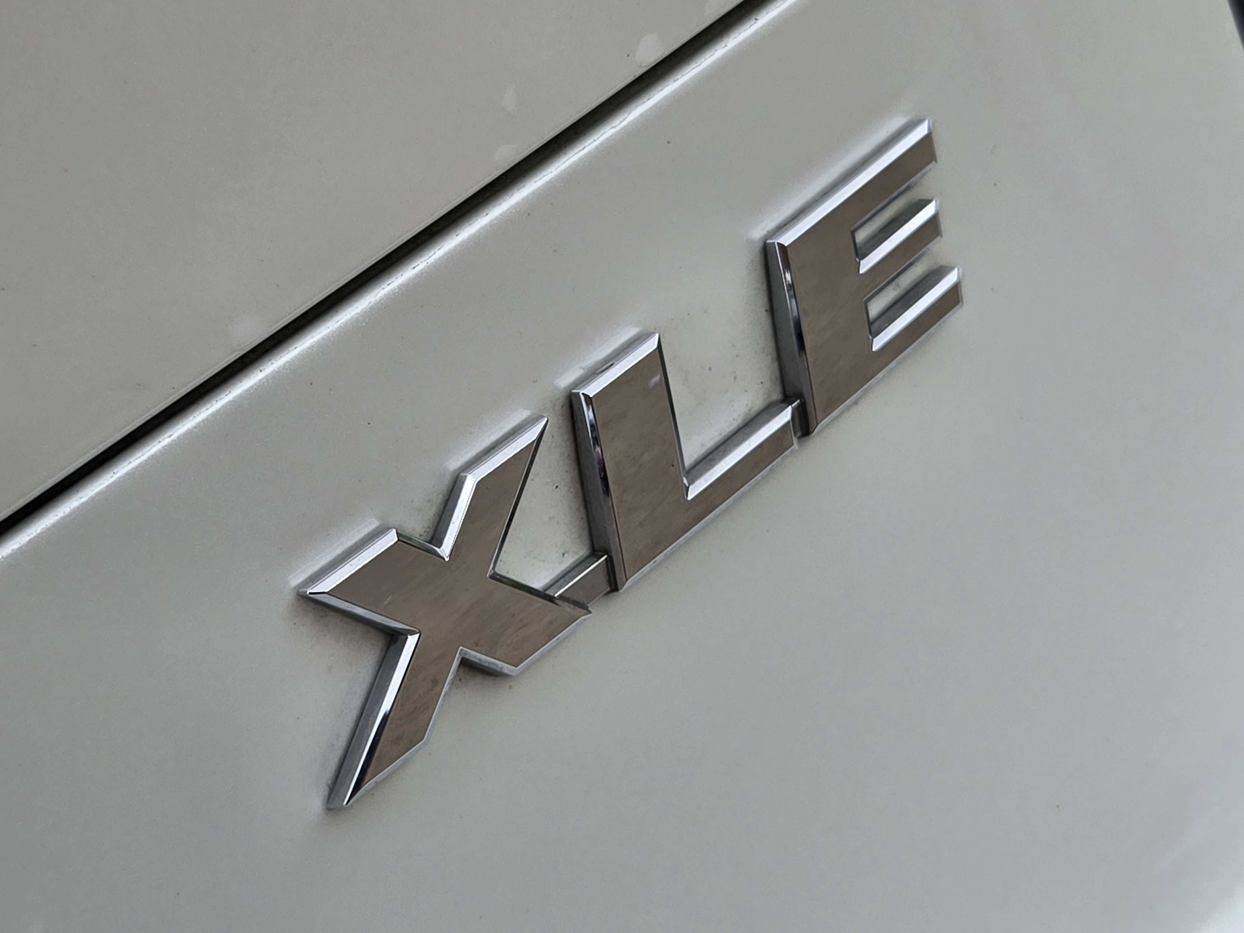 Used 2024 Toyota Venza XLE AWD/4WD image 8