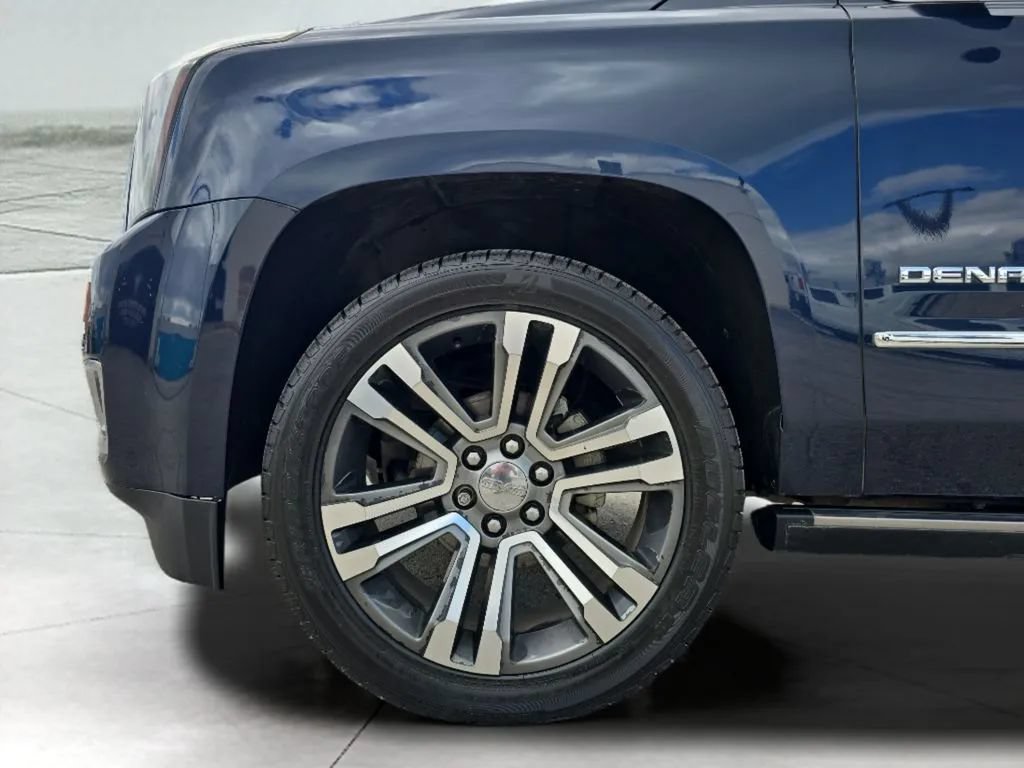 Used 2017 GMC Yukon Denali w/ Open Road Package AWD/4WD image 23
