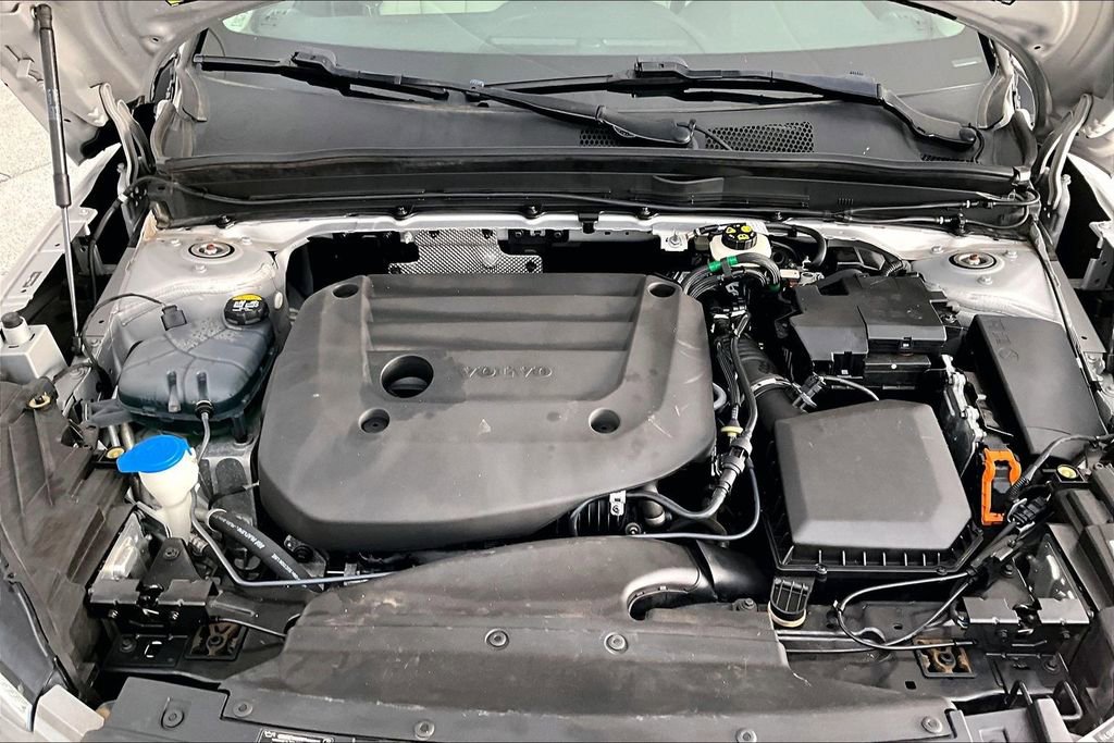 Certified 2023 Volvo XC40 B5 Plus image 13