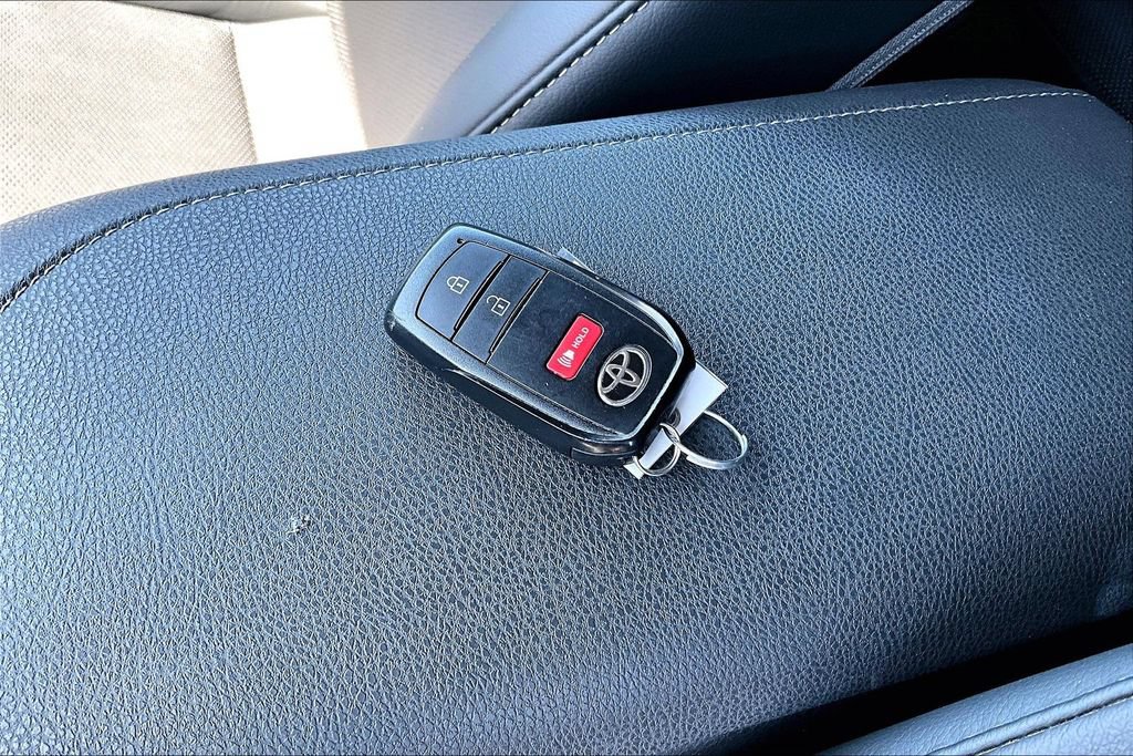 Used 2024 Toyota Camry XSE w/ Navigation Package FWD image 34