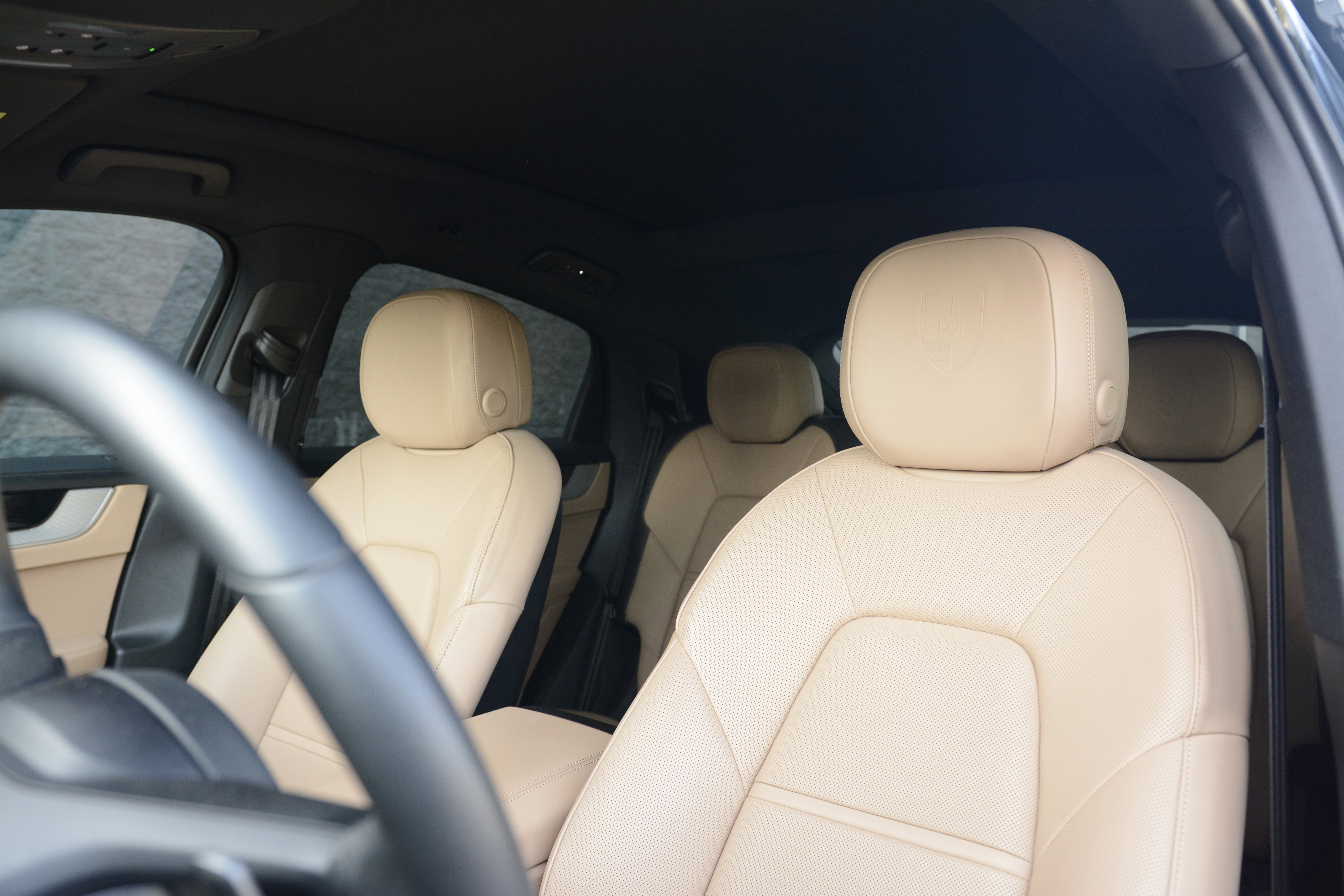 Certified 2025 Porsche Cayenne Coupe image 5