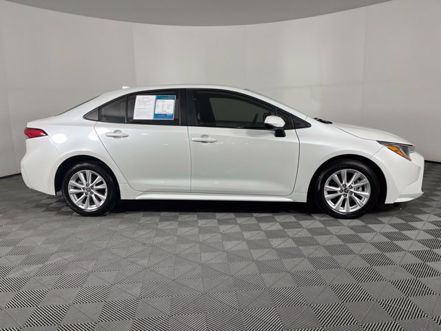 Used 2023 Toyota Corolla LE w/ LE Convenience Package FWD image 12