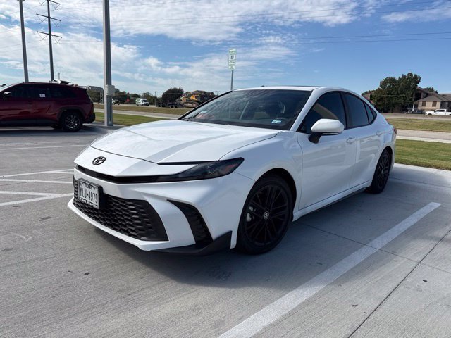 Used 2026 Toyota Camry SE w/ Convenience Package FWD image 2