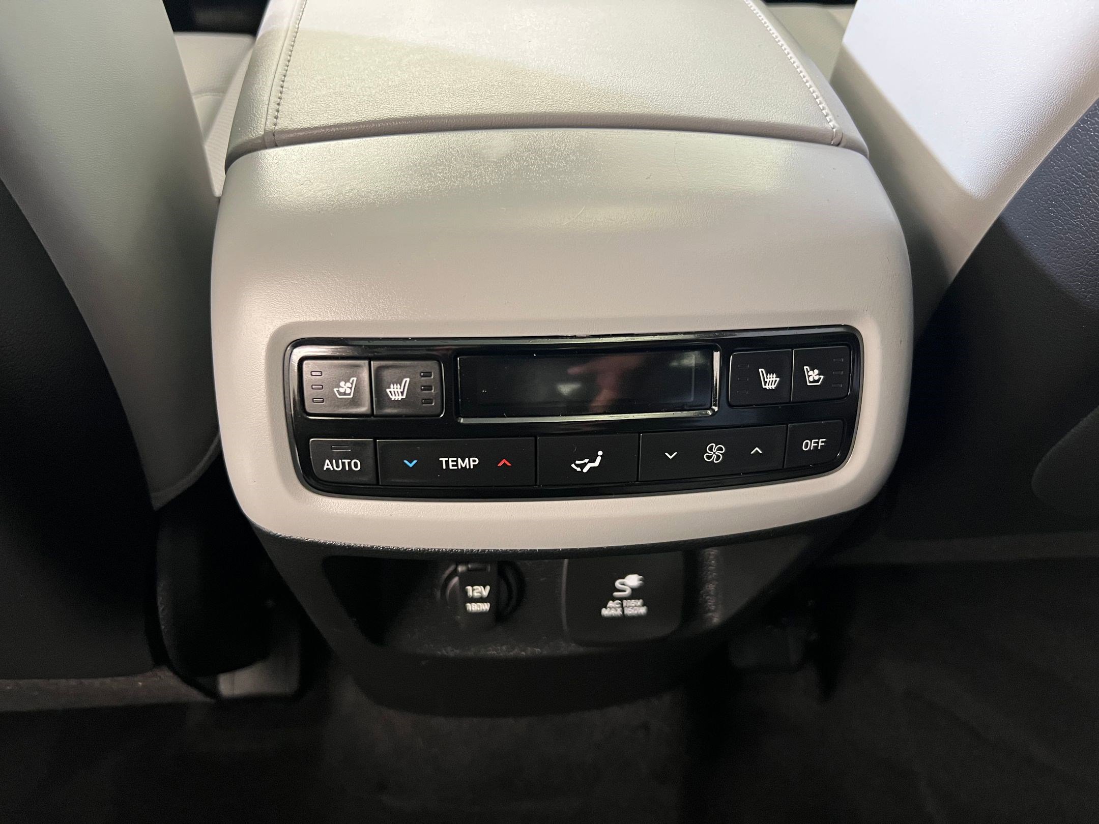 Used 2024 Hyundai Palisade SEL w/ Premium Package image 32