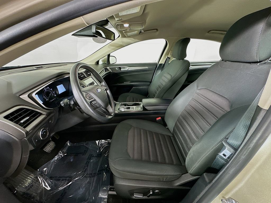 Used 2019 Ford Fusion SE image 28