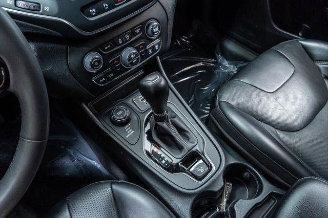 Used 2023 Jeep Cherokee Altitude Lux AWD/4WD image 19