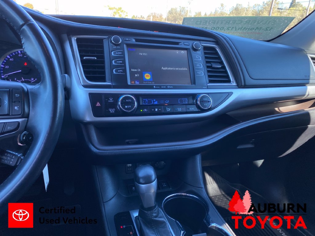 Used 2018 Toyota Highlander Plus AWD/4WD image 17