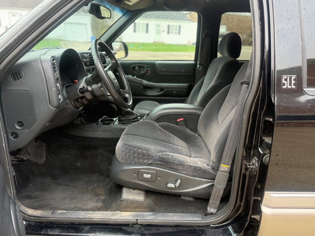 Used 2001 GMC Jimmy SLE w/ SLE Luxury Equipment Group image 10