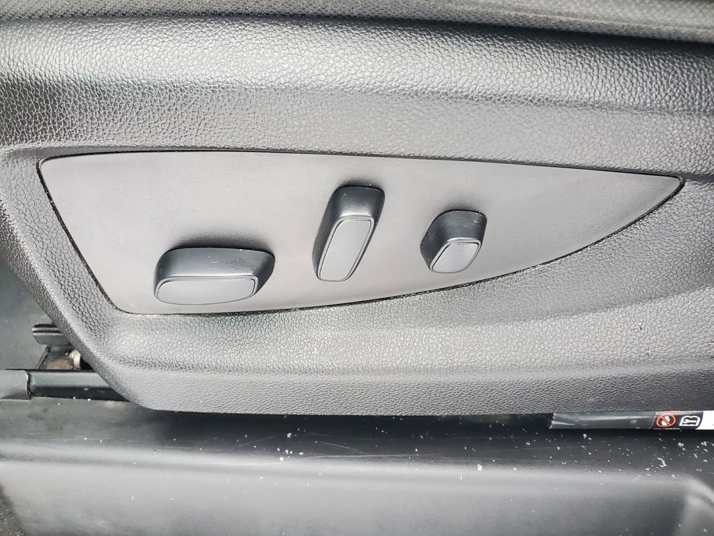 Used 2018 Chevrolet Silverado 1500 LT w/ All Star Edition image 6