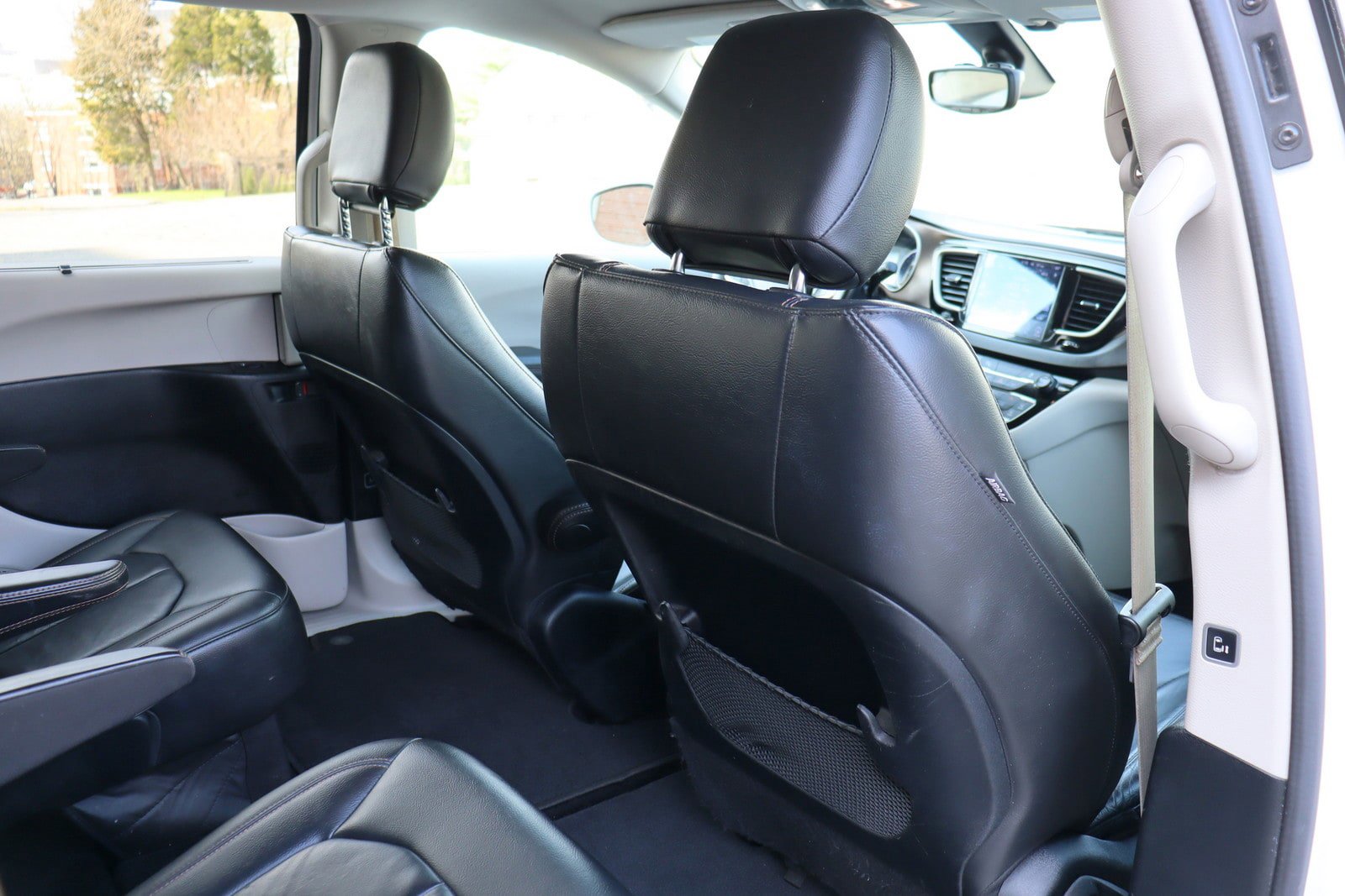 Used 2017 Chrysler Pacifica Touring-L FWD image 20