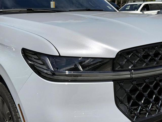 New 2025 Lincoln Navigator L Reserve w/ Jet Appearance Package image 9