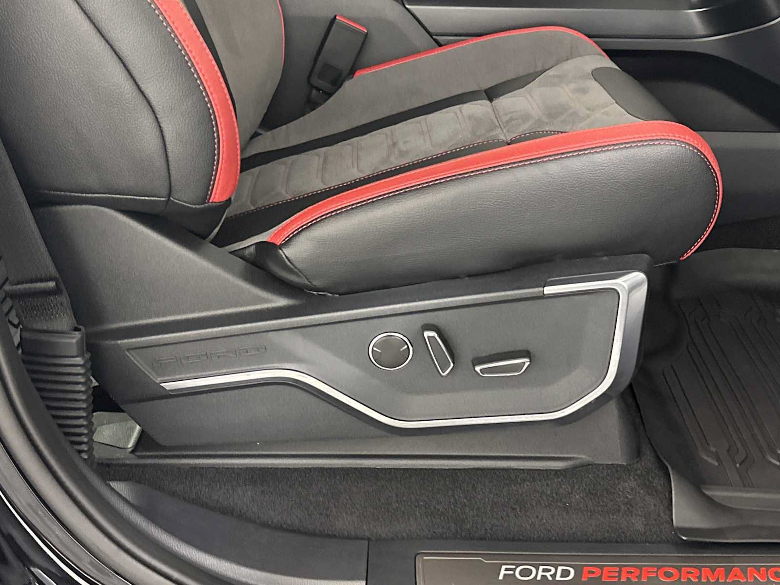 Used 2025 Ford F150 Raptor AWD/4WD image 19