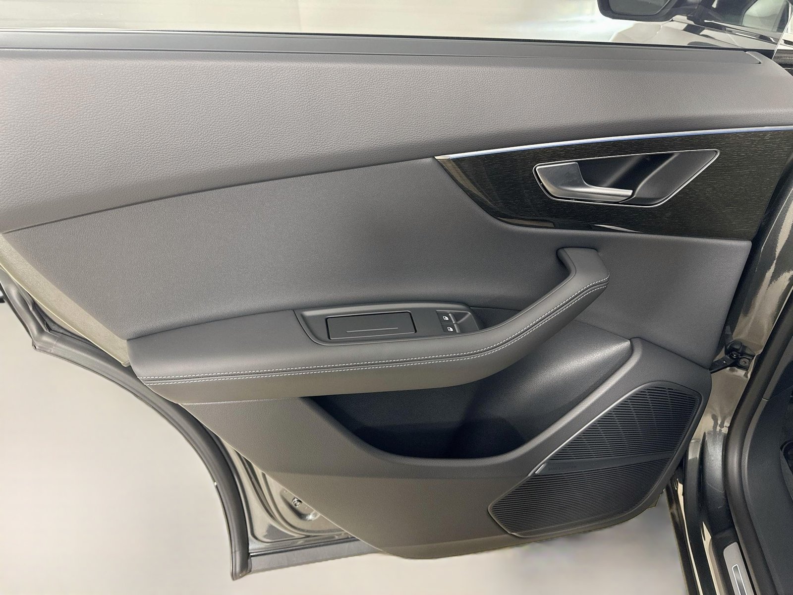 New 2027 Audi Q8 Prestige AWD/4WD image 35