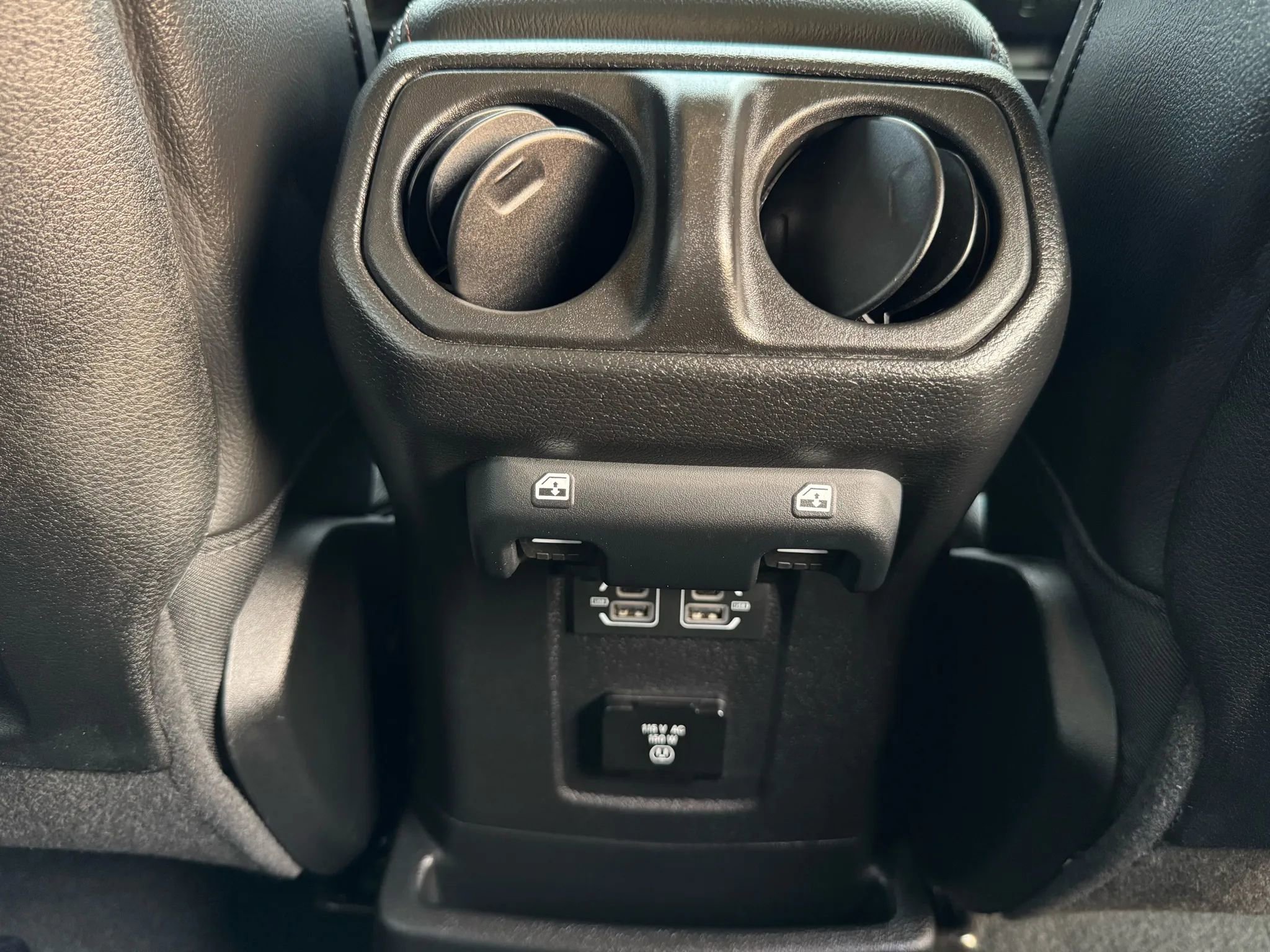 Used 2022 Jeep Wrangler Unlimited Rubicon w/ Dual Top Group image 36