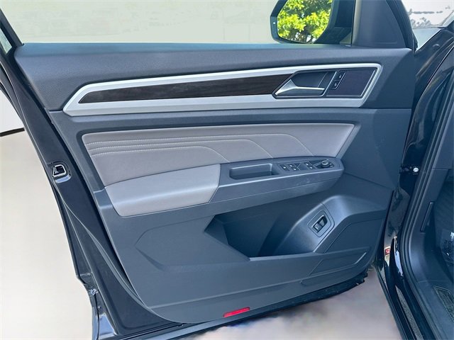 Used 2021 Volkswagen Atlas SE w/ Panoramic Sunroof Package image 18