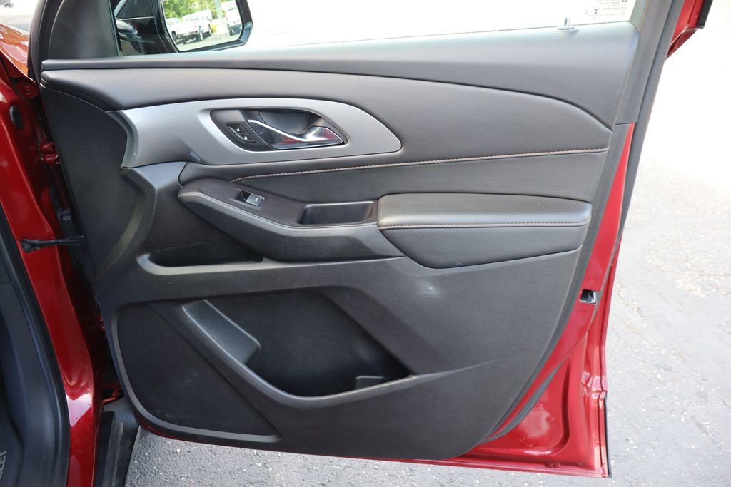 Used 2020 Chevrolet Traverse LT FWD image 29