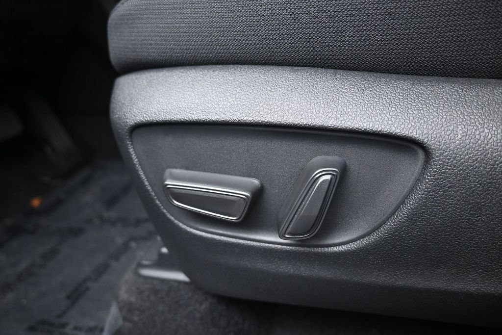 Used 2025 Toyota Grand Highlander FWD image 12