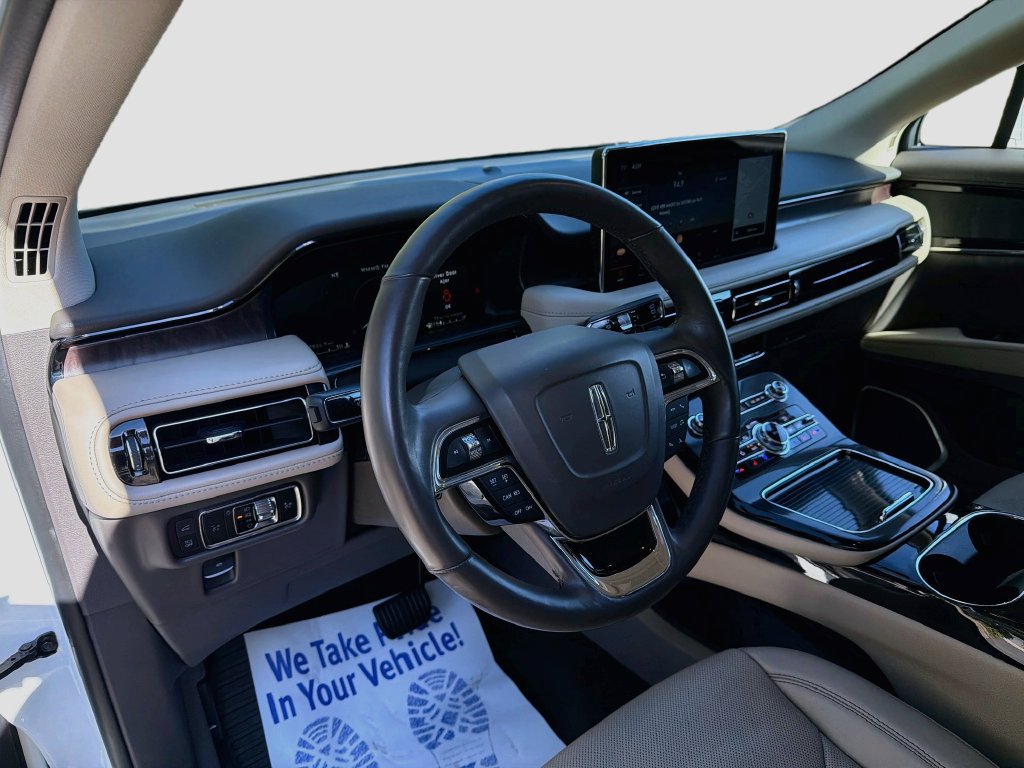 Used 2023 Lincoln Nautilus Reserve AWD/4WD image 9