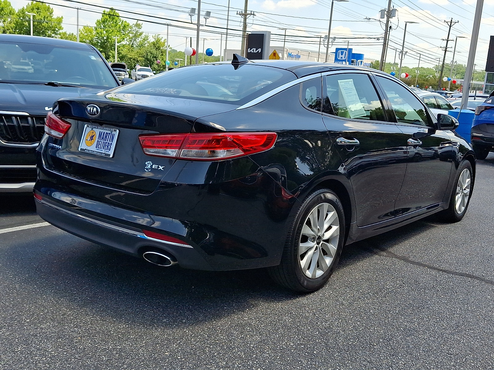 Used 2018 Kia Optima EX w/ Premium Package FWD image 4