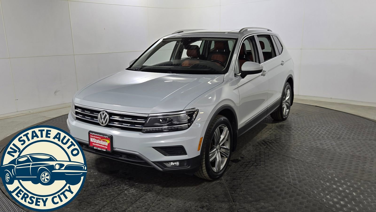 Used 2018 Volkswagen Tiguan SEL Premium image 3