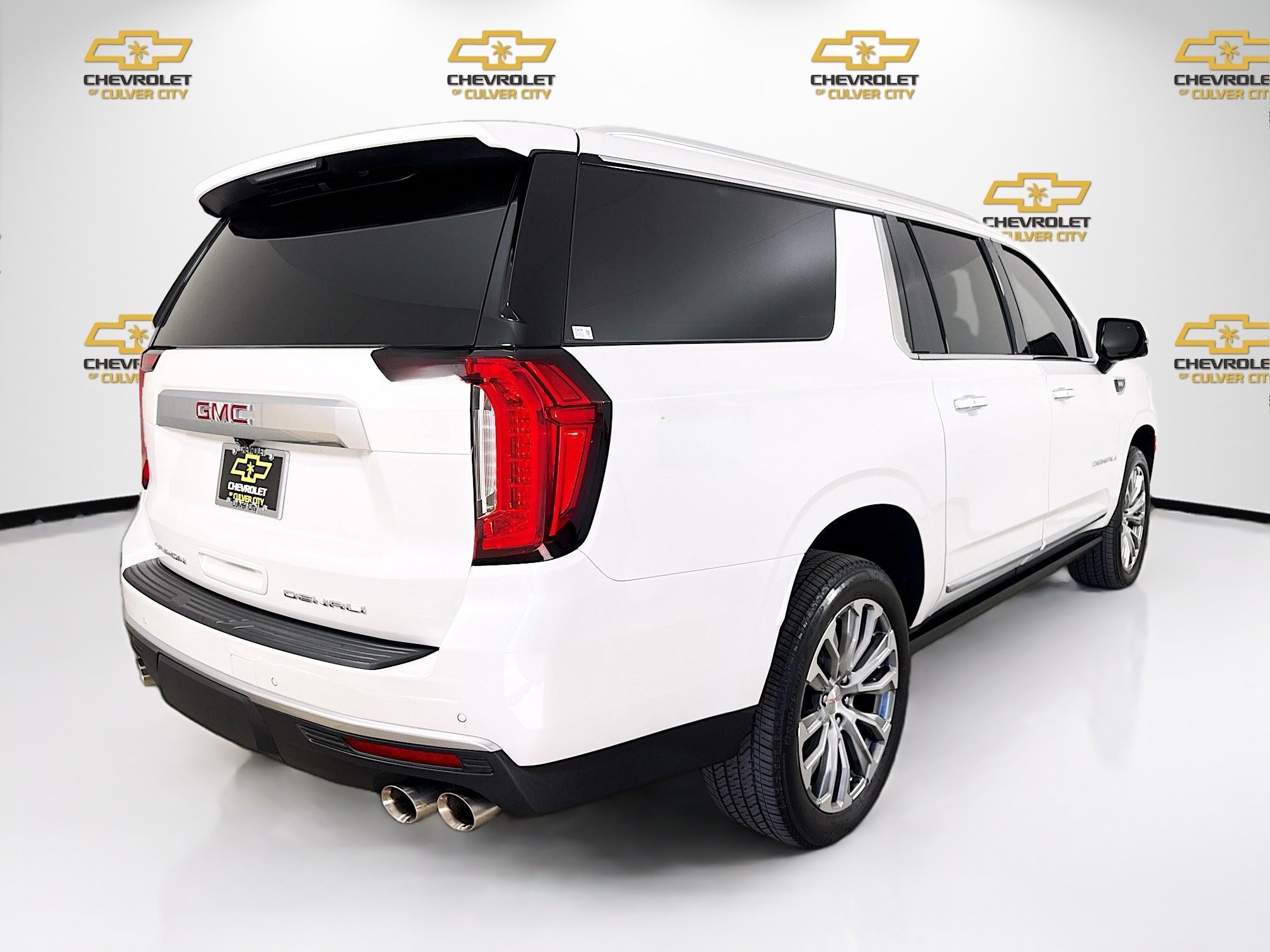 Used 2024 GMC Yukon XL Denali image 7