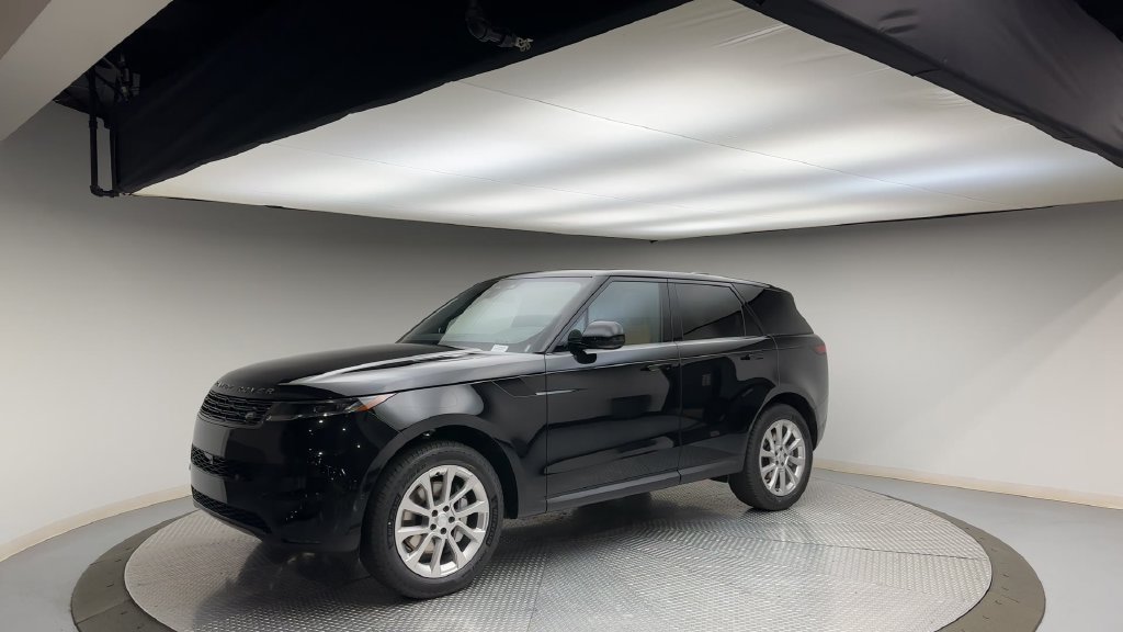Used 2024 Land Rover Range Rover Sport SE AWD/4WD image 4