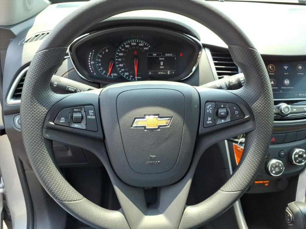 Used 2022 Chevrolet Trax LS w/ Tint and Cruise Package AWD/4WD image 26